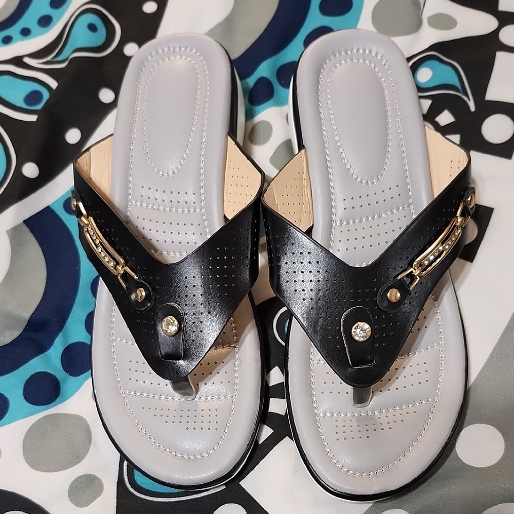 Elegant Black and Gray Women's Sandals